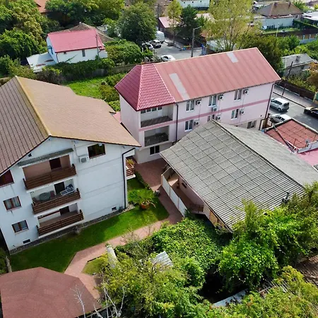 Mellys Haus Pensión 3*