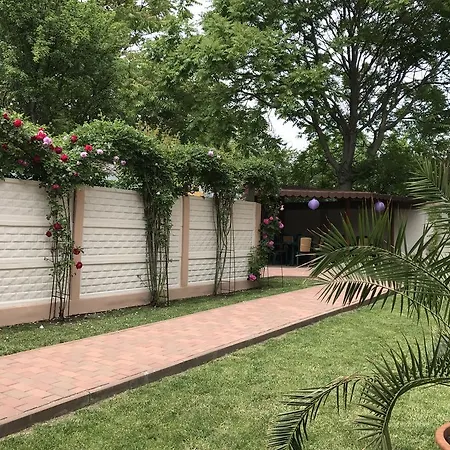 Mellys Haus Pensión 3*